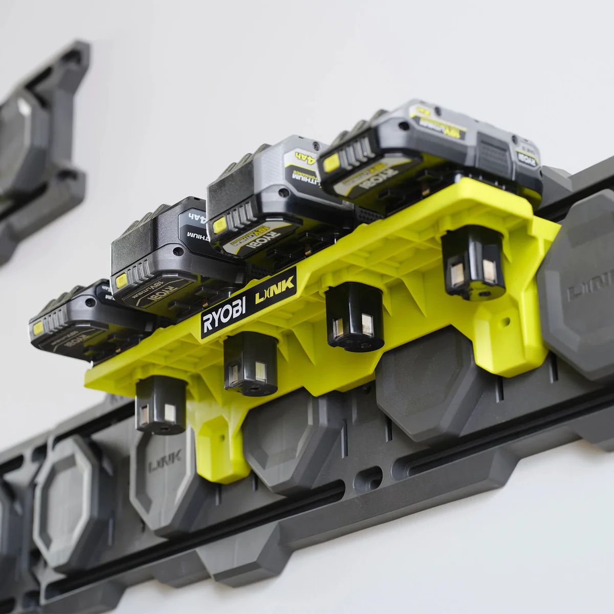 Ryobi Link One 18V Battery Holder - Holds 4 Batteries - 9kg Capacity - Modular Storage - Image 4