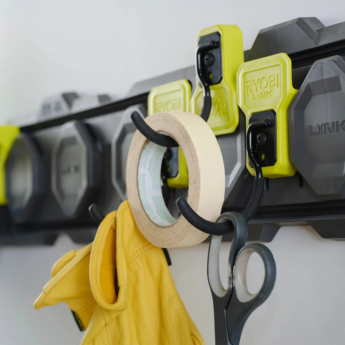 Ryobi Link Reversible J Hook - Steel - 100mm x 145mm - 6.8kg Capacity - Wall Storage Solution - Image 4