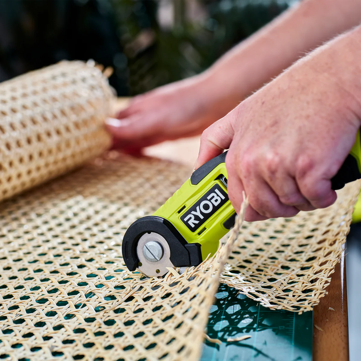 Ryobi USB Lithium Power Cutter RCT4K - 2Ah Kit - 202mm x 60mm x 100mm - Efficient Cutting - Image 3