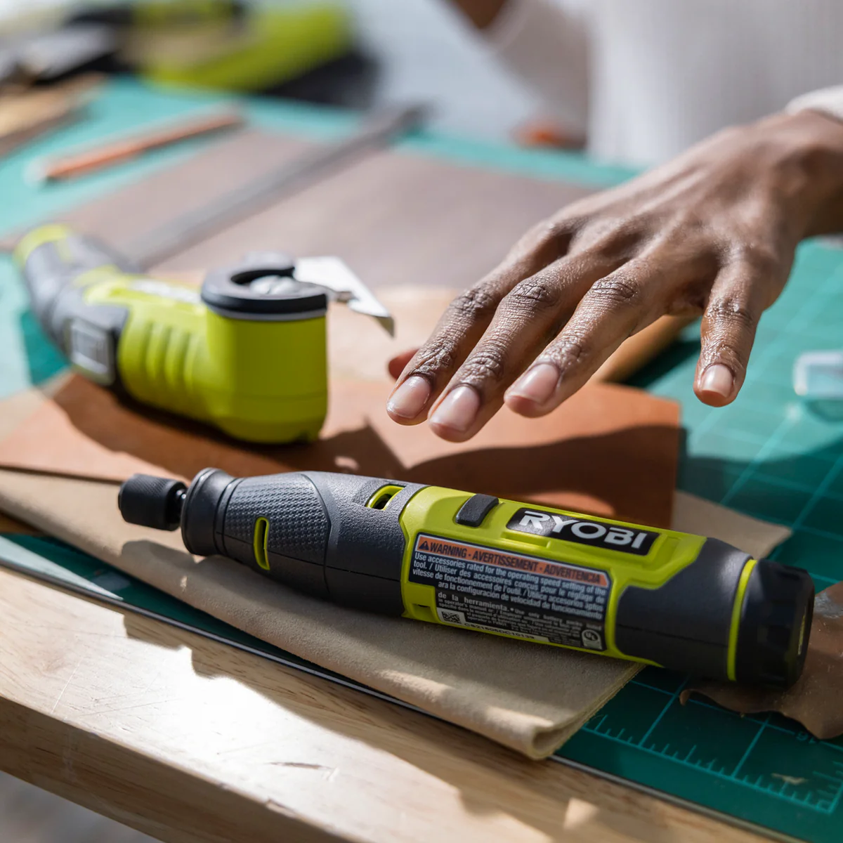 Ryobi USB Lithium Rotary Tool RRT4K - 2Ah Kit - 15 Accessories - 210mm x 40mm x 30mm - Image 5