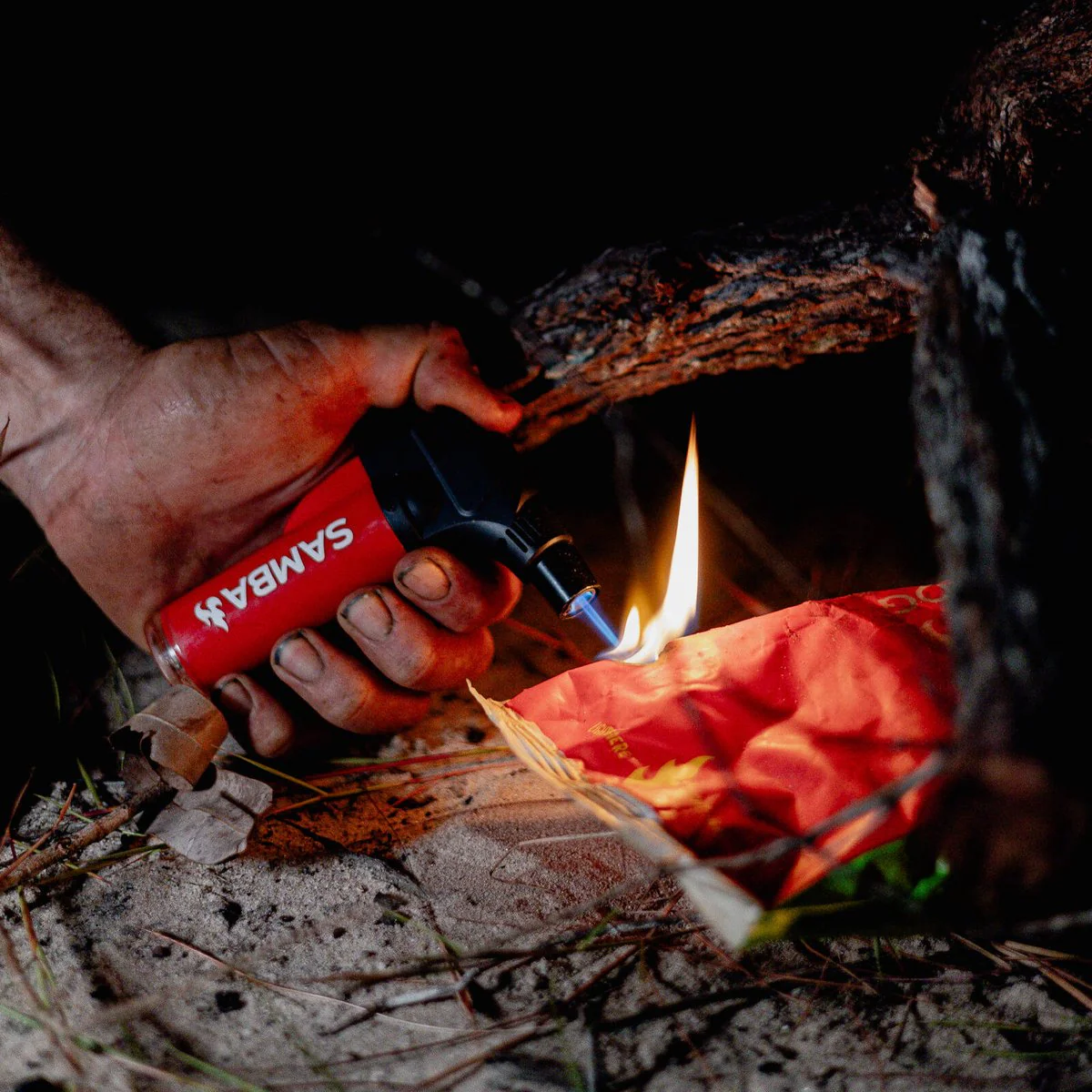 Samba Jet Flame Lighter - Compact Refillable - Windproof - Adjustable Flame - 1400°C - Image 4