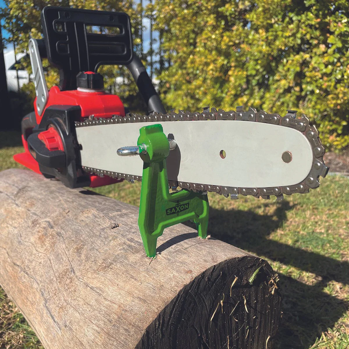 Saxon Chainsaw File Vice SAXCFV 125 - 80mm x 125mm x 25mm - Durable & Compact - Image 4