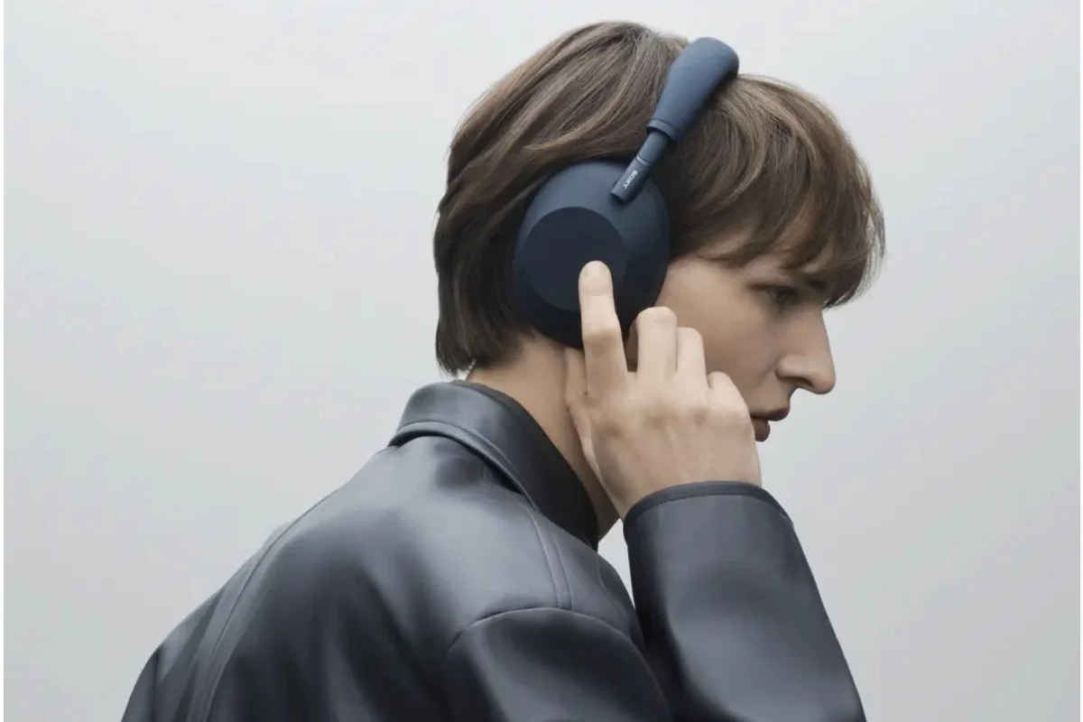 Sony WH-1000XM6 Wireless Noise Cancelling Headphones - Blue - Image 7