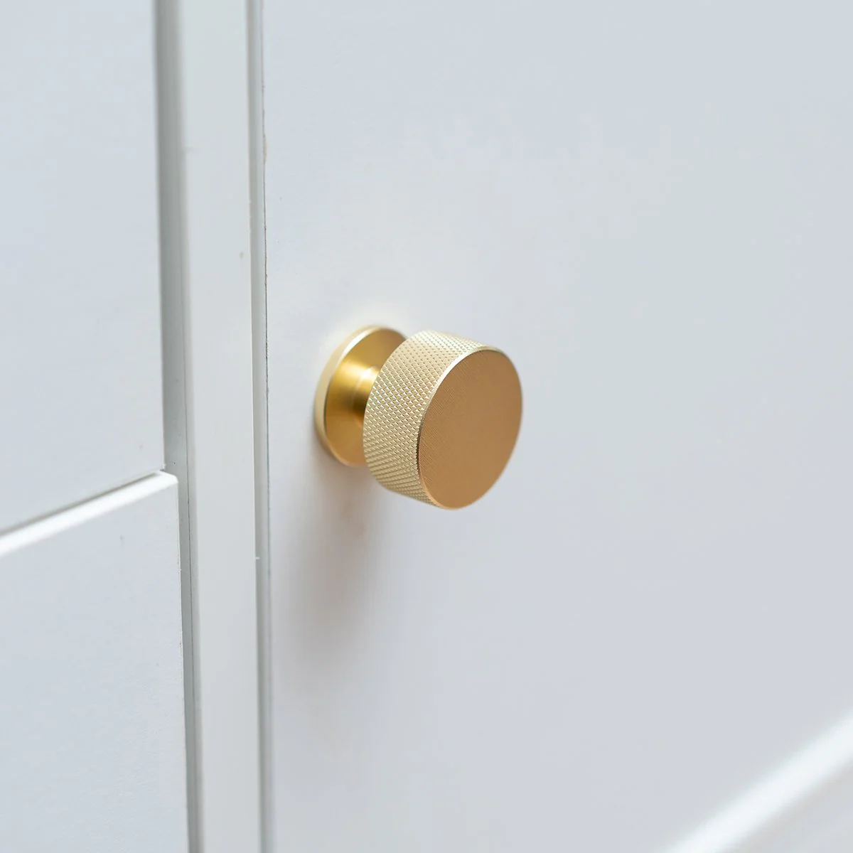 Taskmaster 32mm Knurled Cabinet Knob - Brushed Brass - 1 Pack - Easy Install - Image 3