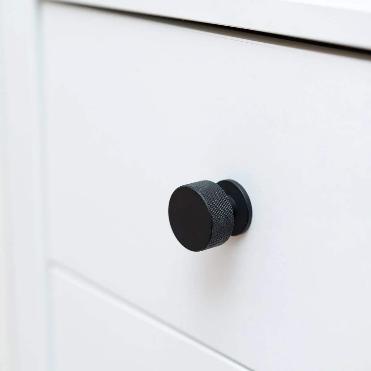 Taskmaster 32mm Knurled Cabinet Knob - Matte Black - 1 Pack - Easy Install - Image 5