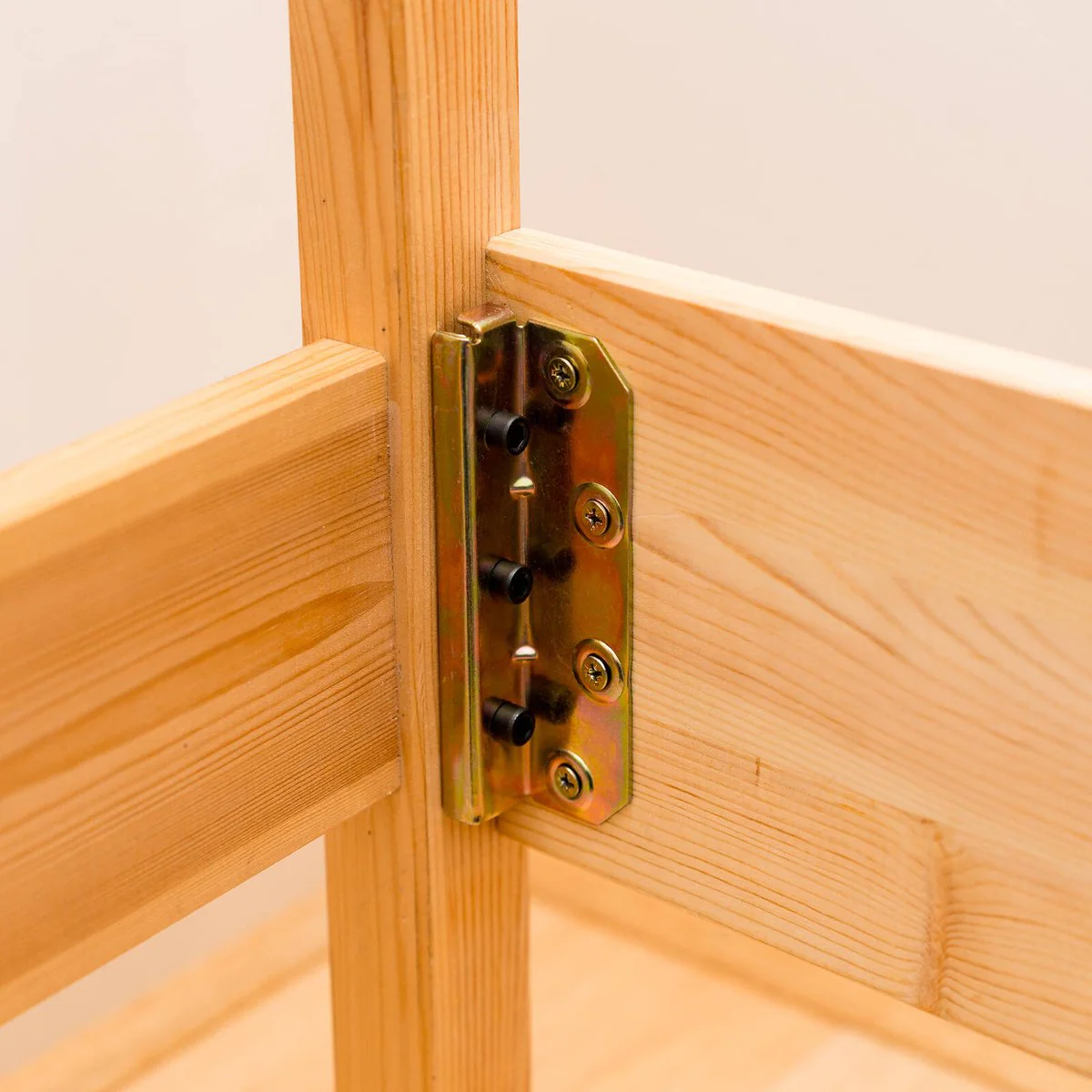 Taskmaster Bed Bracket - 120 x 40mm - Steel - Easy Installation - Image 4