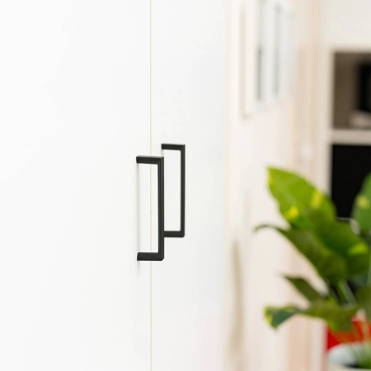 Taskmaster Cabinet Handle - 96mm Matte Black - 1 Pack - Image 2