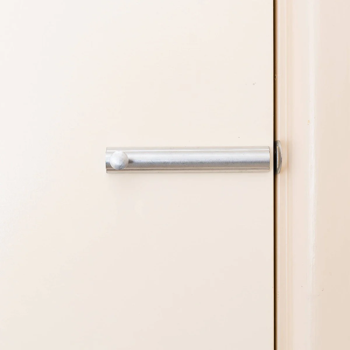 Taskmaster 100mm Satin Chrome Surface Bolt - Solid Brass - 1 Pack - Image 4
