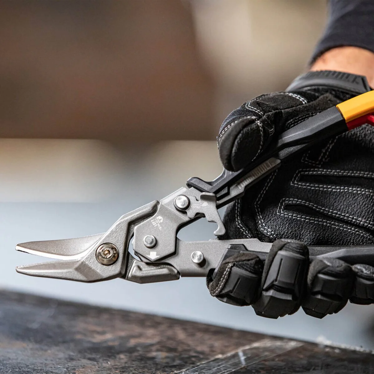 Toughbuilt Left Cut Aviation Snips - 258mm - Durable Metal Cutting Tool - Image 5