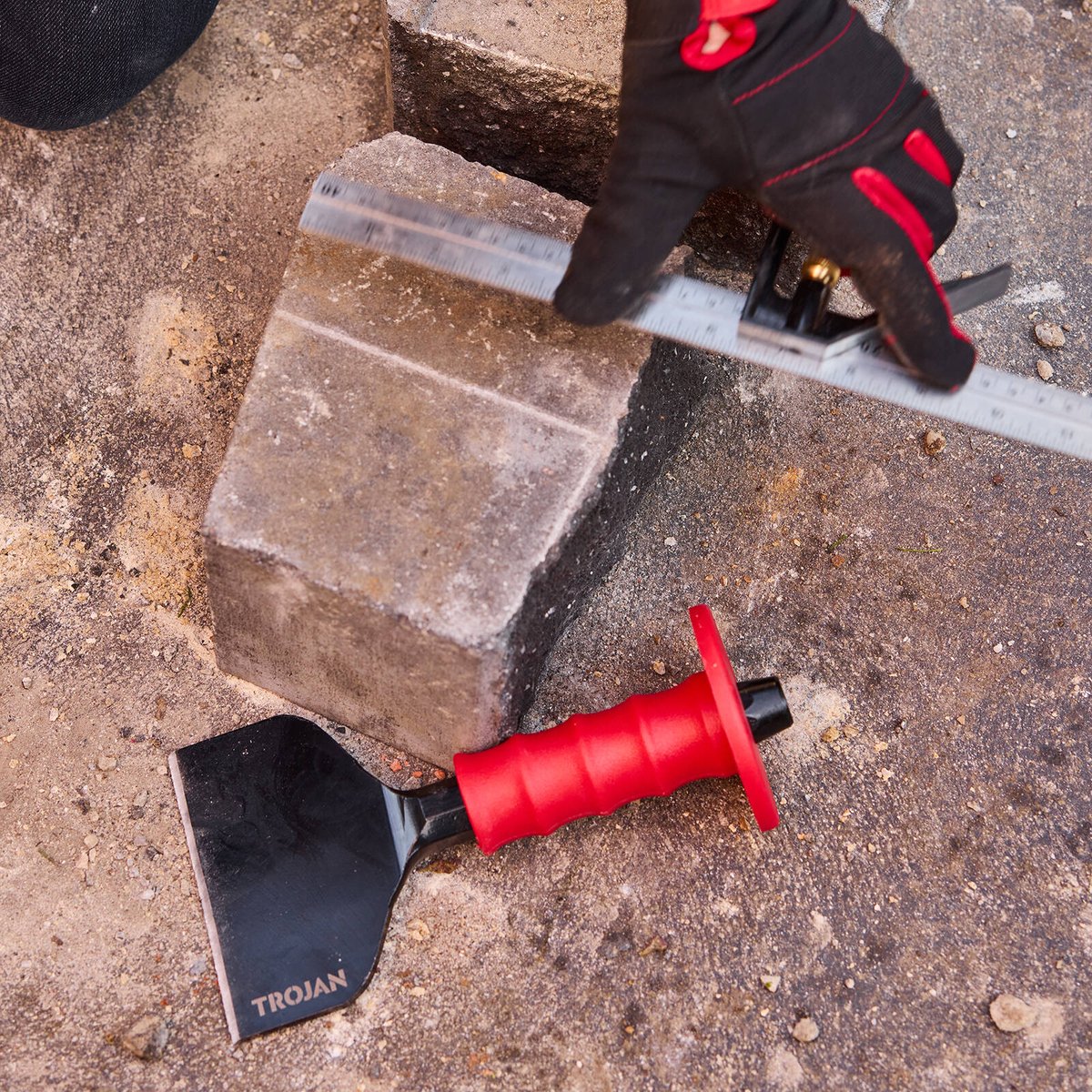 Trojan Brick Bolster - 115mm - Durable Drop Forged Steel - Ergonomic Handle - Image 4