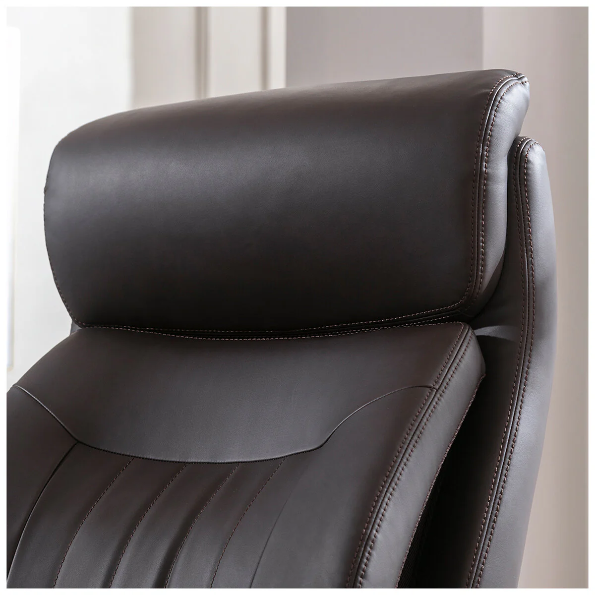 True Wellness Executive Office Chair Magic Back Technology Brown 51904-BRN 158kg Capacity - Image 4