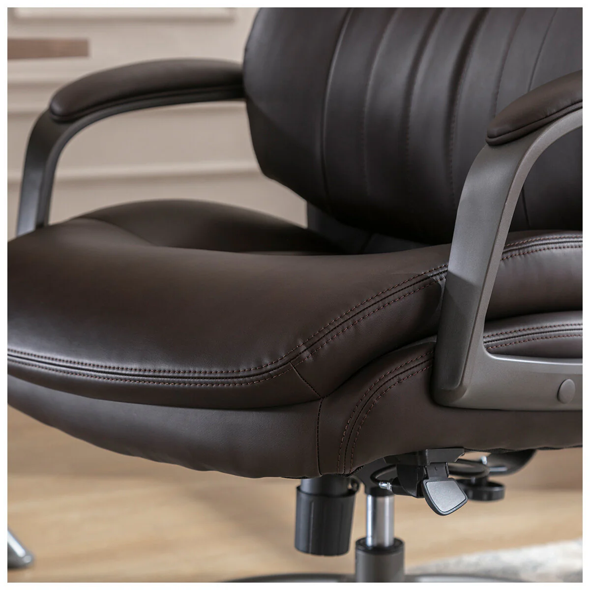 True Wellness Executive Office Chair Magic Back Technology Brown 51904-BRN 158kg Capacity - Image 7