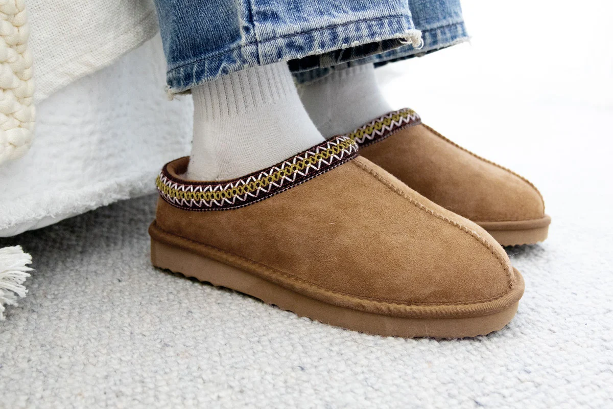 UGG Outback Braided Slip On Boot (Chestnut) - Image 7