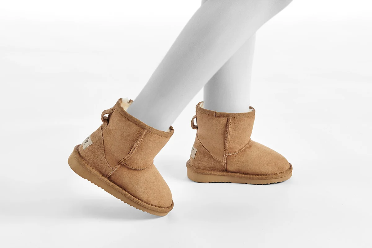 UGG Outback Kid's Premium Australian Sheepskin Classic Boot Chestnut - Image 6