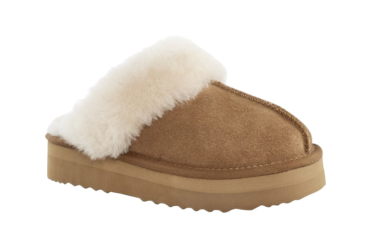 UGG Outback Platform Scuff Slides (Chestnut) - Image 2