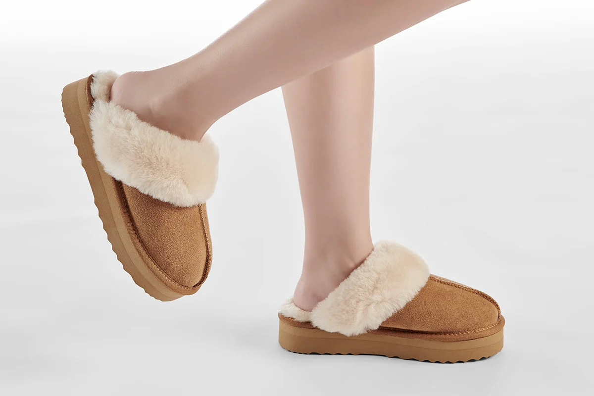 UGG Outback Platform Scuff Slides (Chestnut) - Image 6