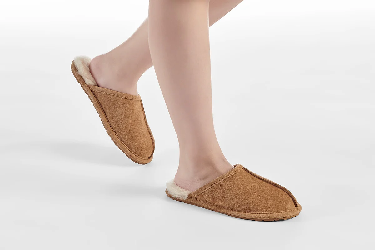 UGG Outback Premium Australian Sheepskin Scuff Slipper (Chestnut) - Image 6