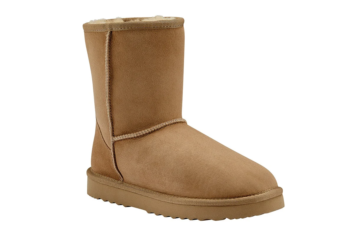 UGG Outback Premium Sheepskin Short Classic Boot Chestnut - Image 2