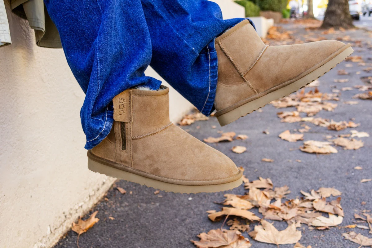 UGG Outback Premium Sheepskin Zip Classic Boot Chestnut - Image 7