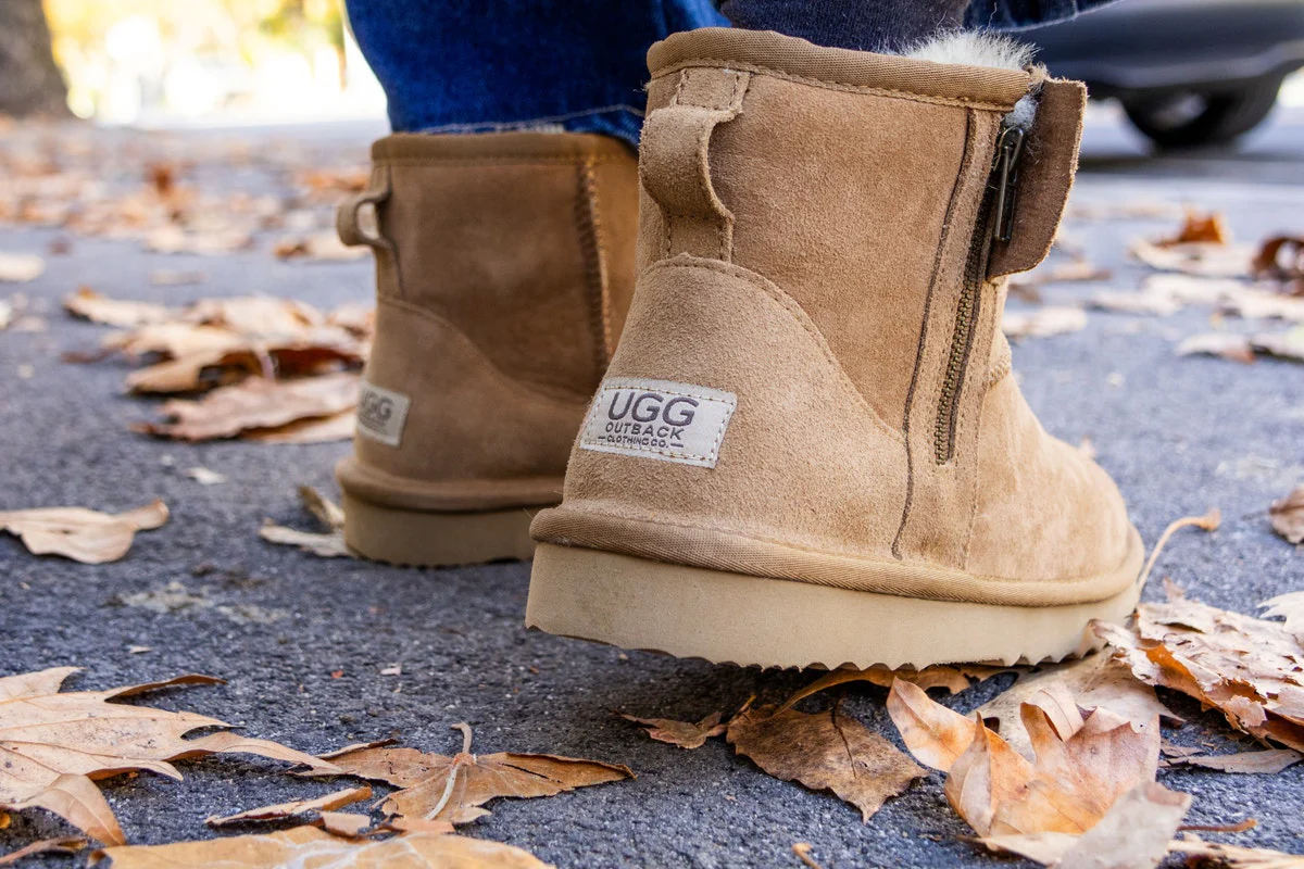 UGG Outback Premium Sheepskin Zip Classic Boot Chestnut - Image 9