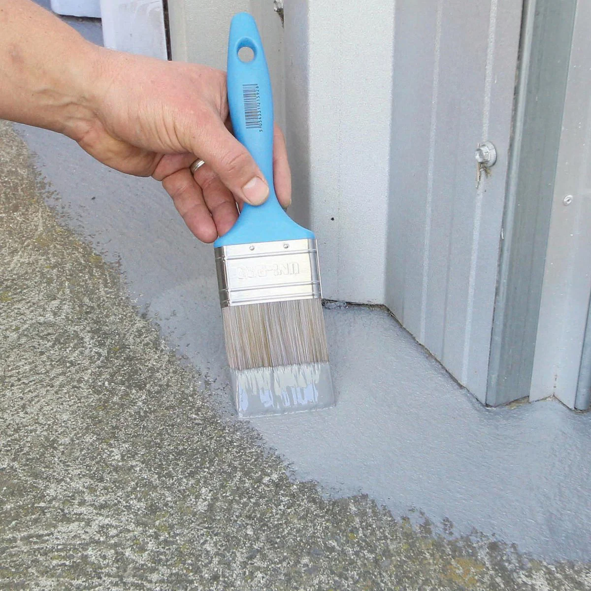 Uni Pro Concrete and Paving Brush - 75mm - Synthetic Filament - Solvent Resistant - Image 3
