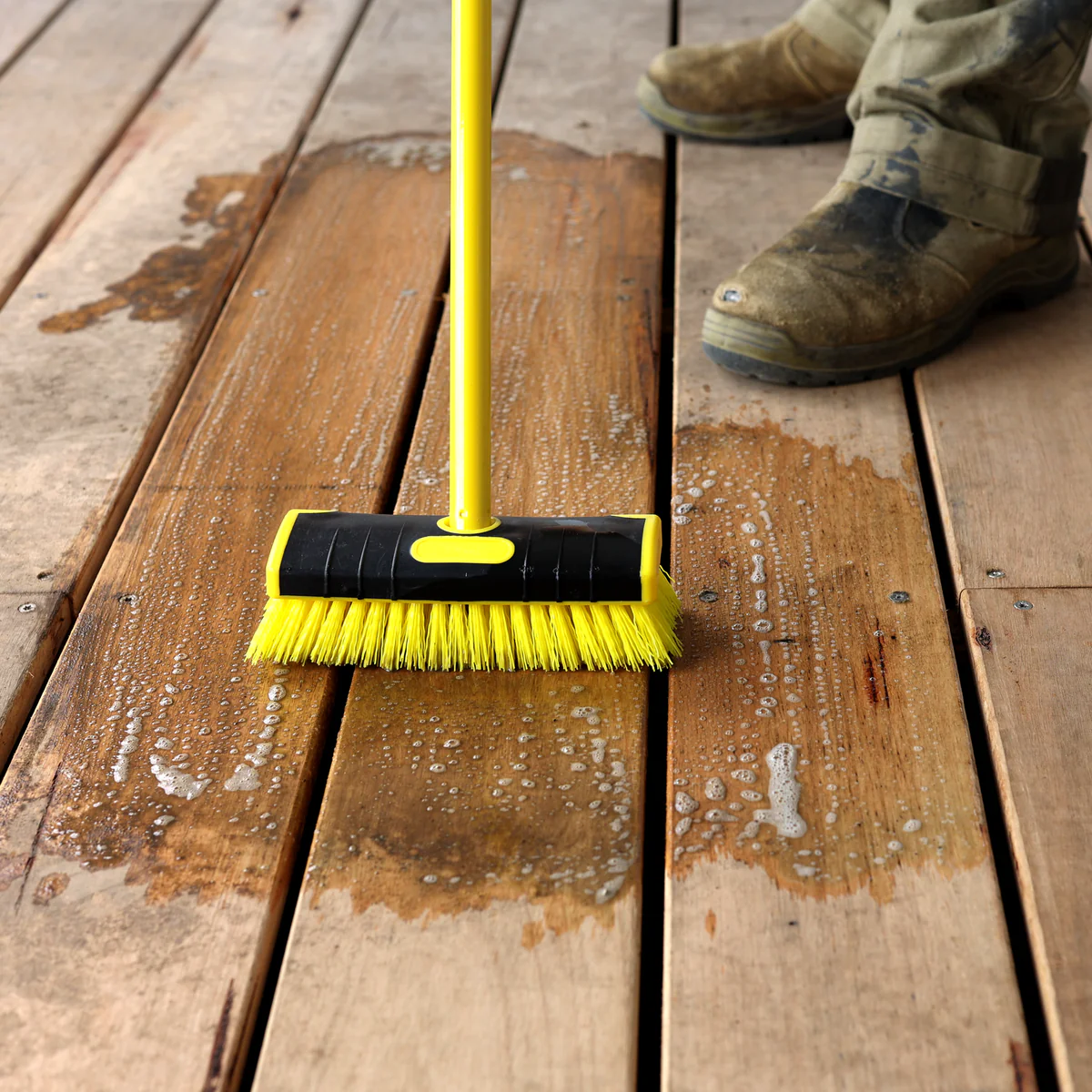Uni Pro Deck Cleaner Concentrate - 5L - High Strength - For Exterior Timber - Image 2