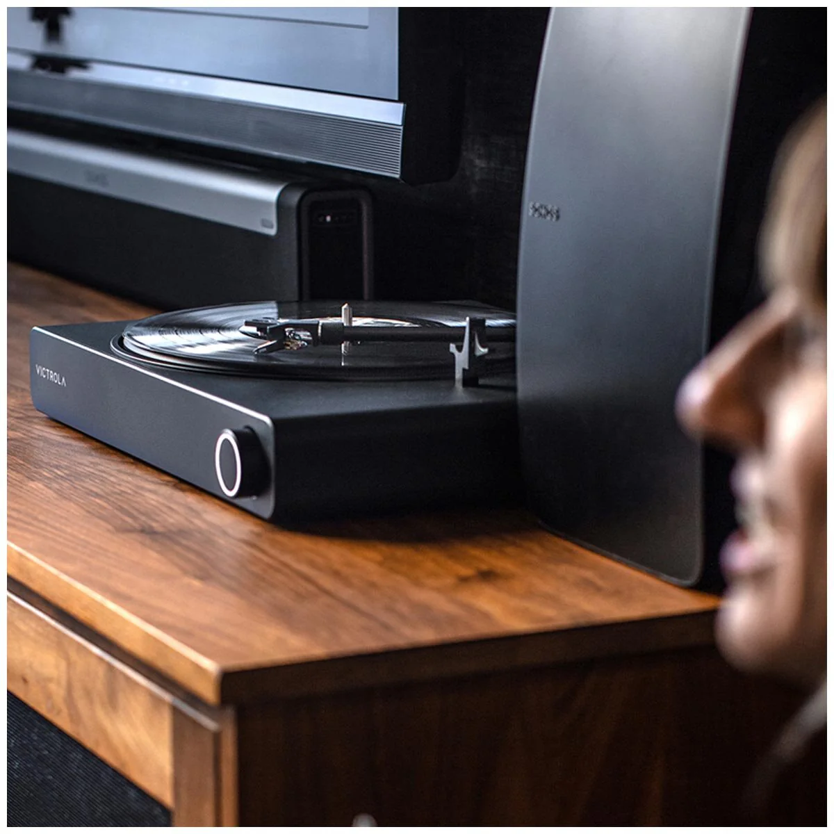 Victrola Stream Onyx Wi-Fi Bluetooth Turntable VTR-2000-BLK-INT Black - Image 6