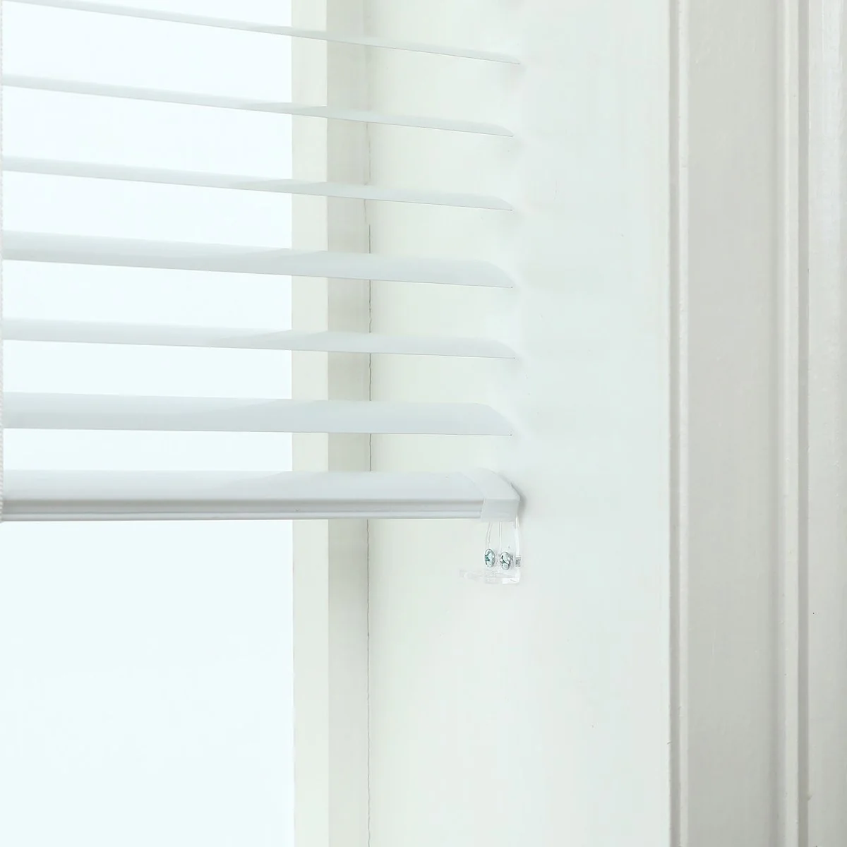 Windoware Venetian Blind Hold Down Clip 2 Pack - Clear - Durable Plastic - Image 2